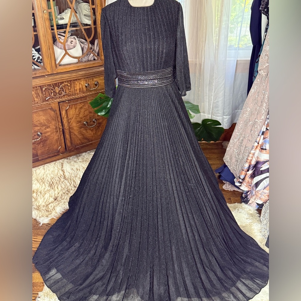 Mac Duggal Black Shimmering Pleated A-Line 3/4 Sleeve Gown